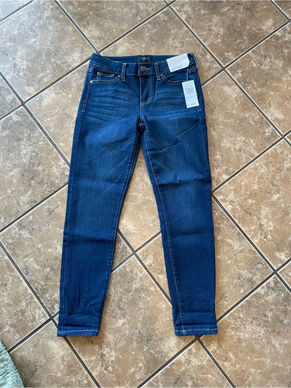 New Celebrity Pink Mid Rise Ankle Skinny Size 5